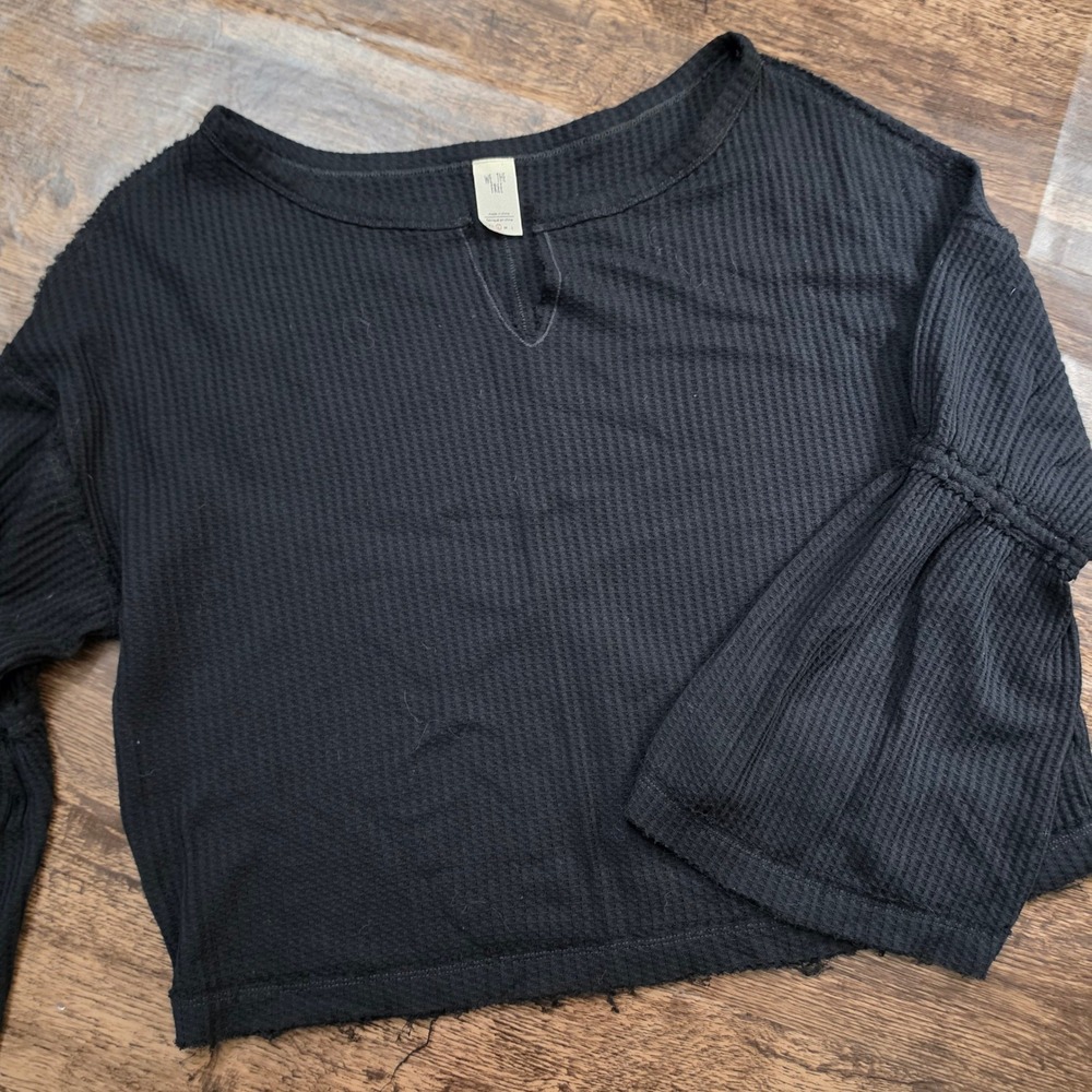 WE THE FREE Waffle Knit Thermal Womens Small Black Bell Sleeve Cropped Notched
